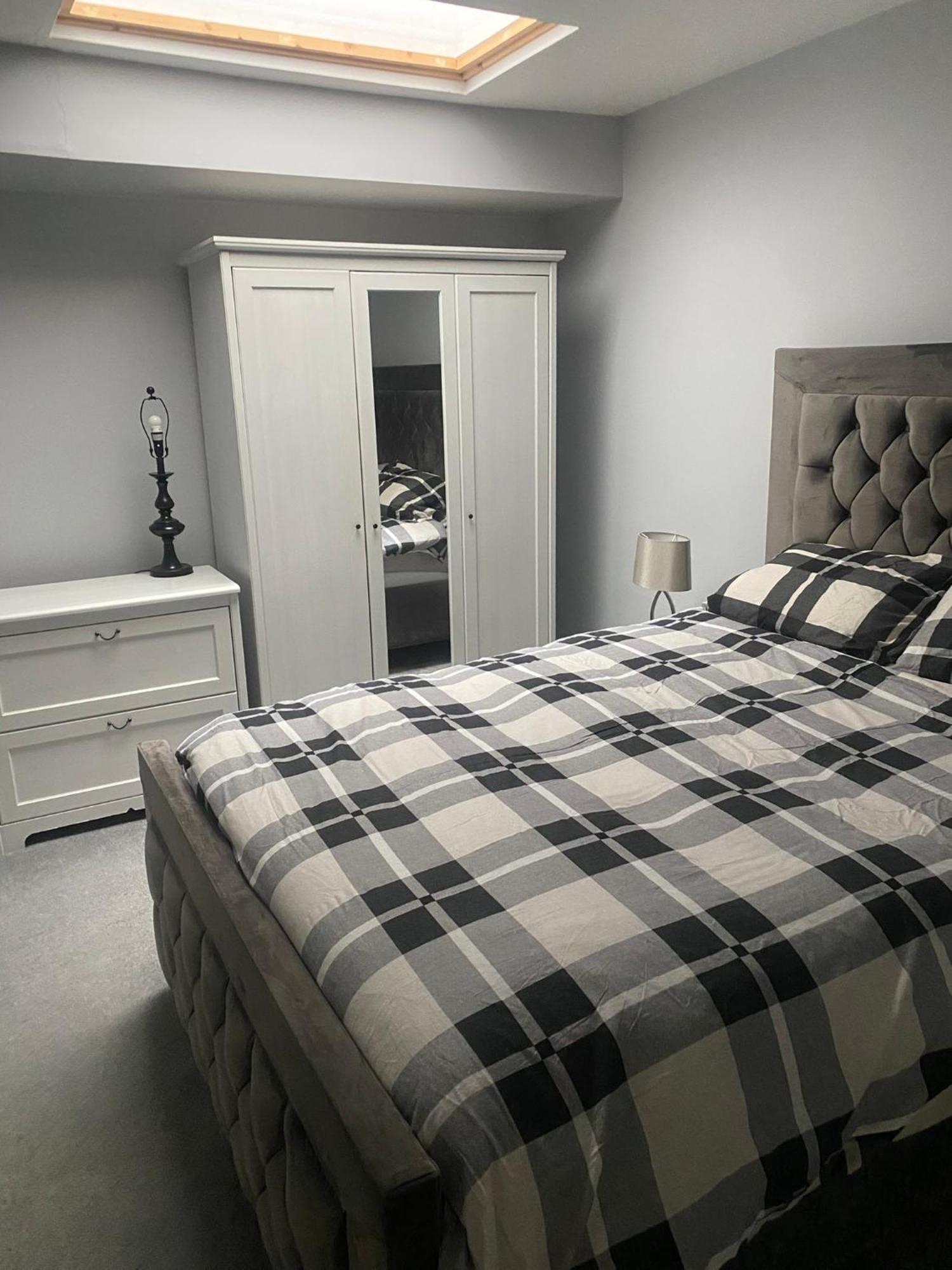1 Court Apartment *